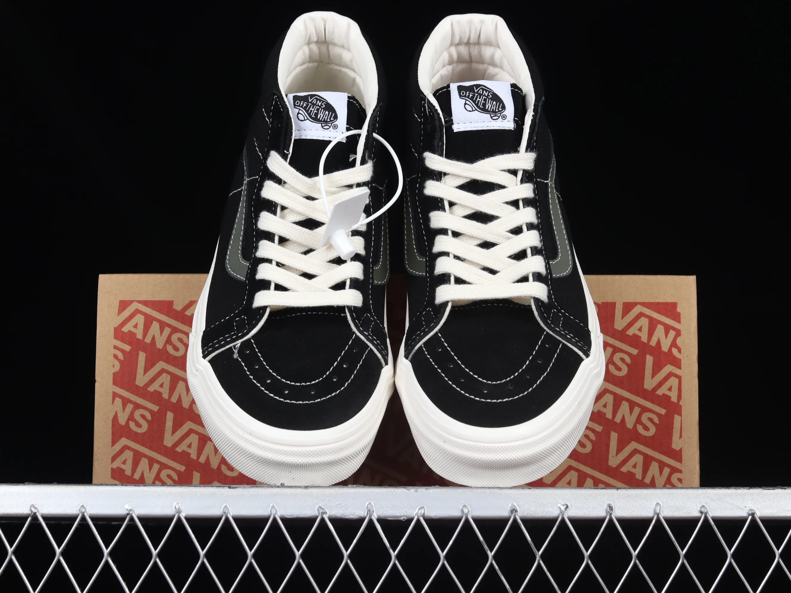 All categories Vans Vans series Vans Mid Vans China Vans SK8-Hi Vans olive green side stripes classic mid-top skateboard shoes VN0A391F0XB